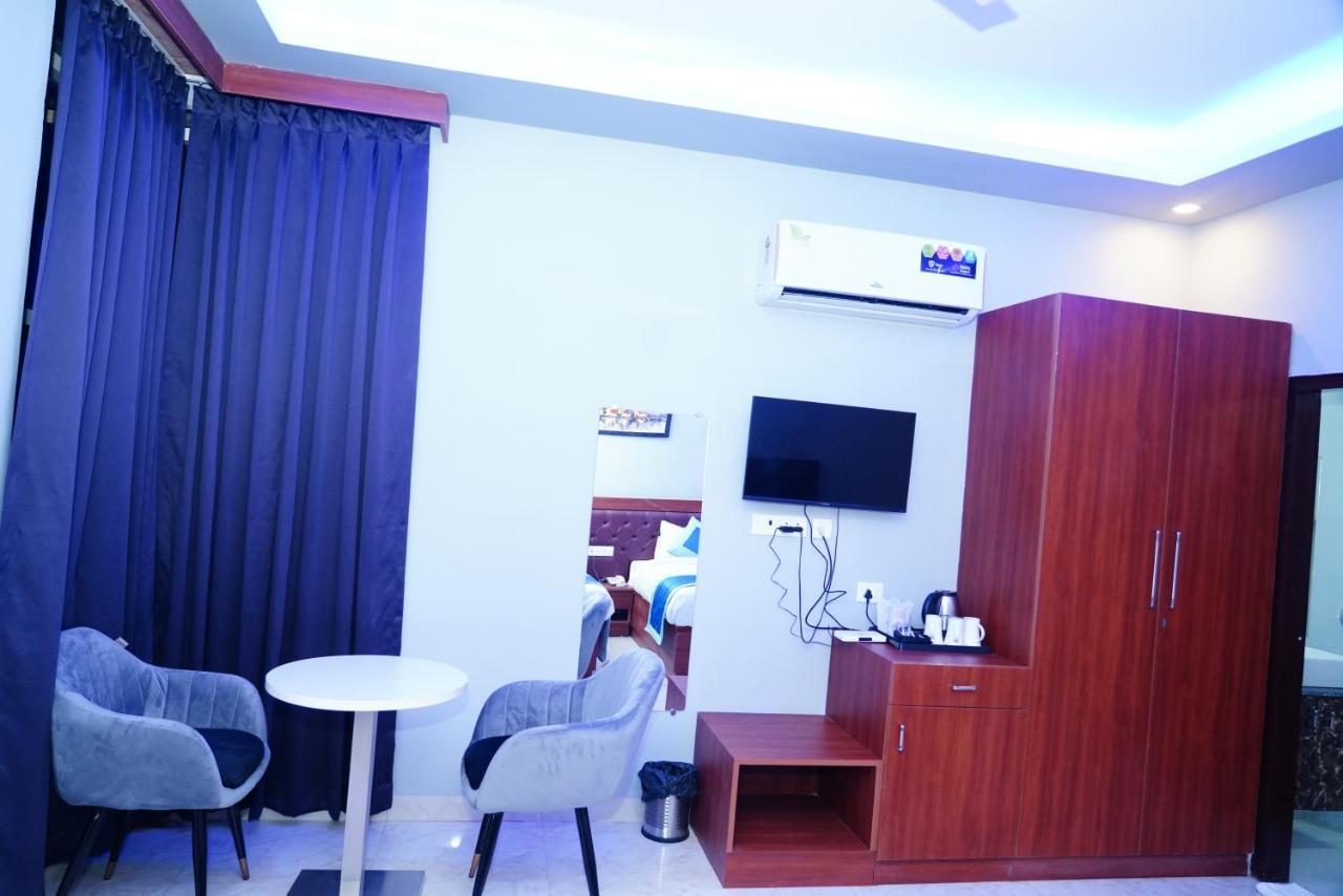 Expomart Inn Greater Noida Exterior foto