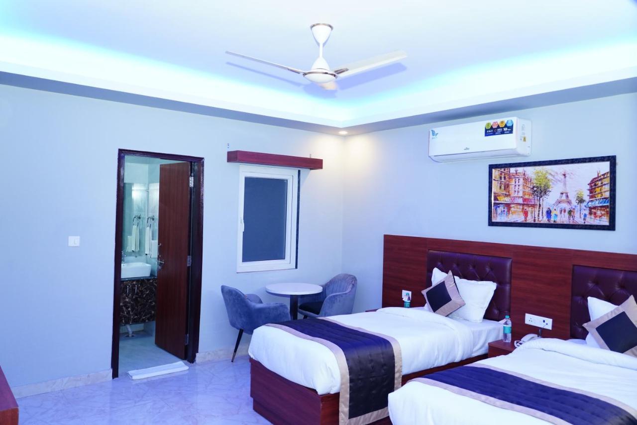 Expomart Inn Greater Noida Exterior foto