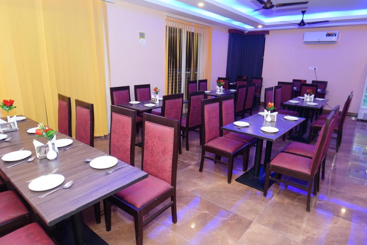Expomart Inn Greater Noida Exterior foto