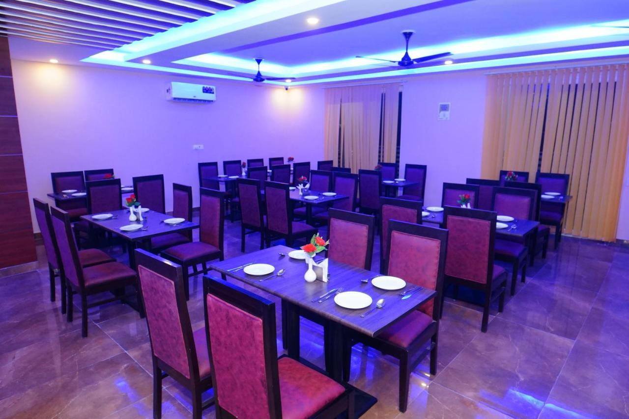 Expomart Inn Greater Noida Exterior foto