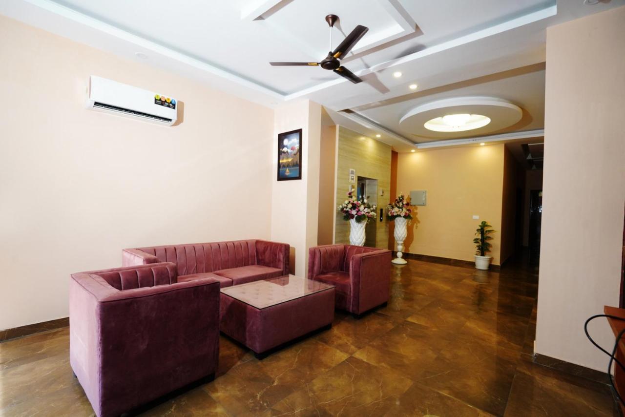 Expomart Inn Greater Noida Exterior foto